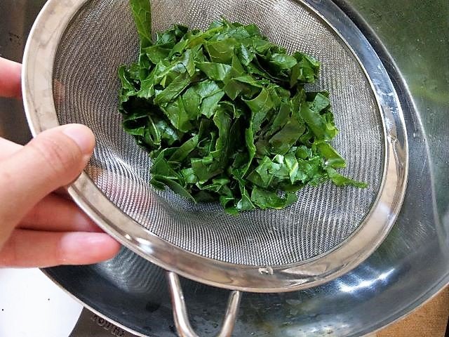Draining Kale - How to Freeze Kale