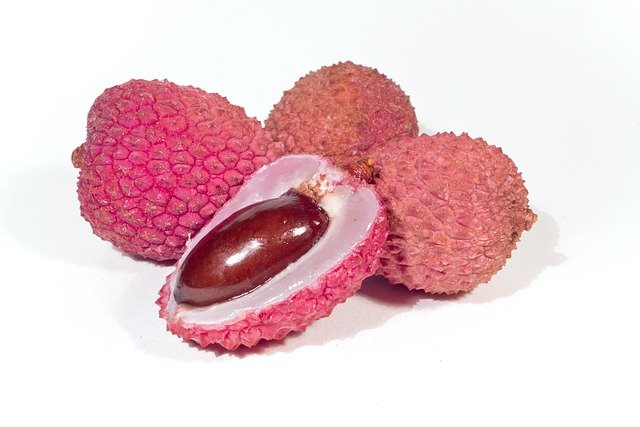 What is a Lychee Fruit and how to Eat one