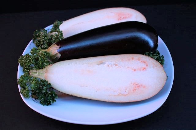 Remove the Seeds from Eggplant - What Makes Eggplants Bitter